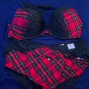 Cacique Plaid Front Close Bra with matching panties